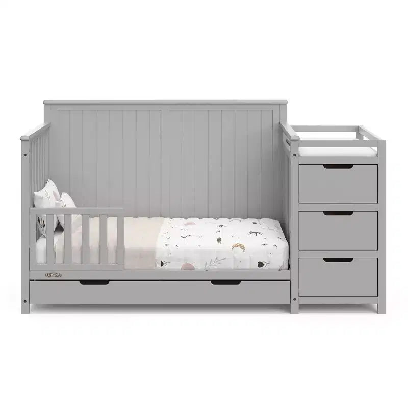 5-in-1-Umbaubett für Babys mit Wickelaufsatz und Schublade
