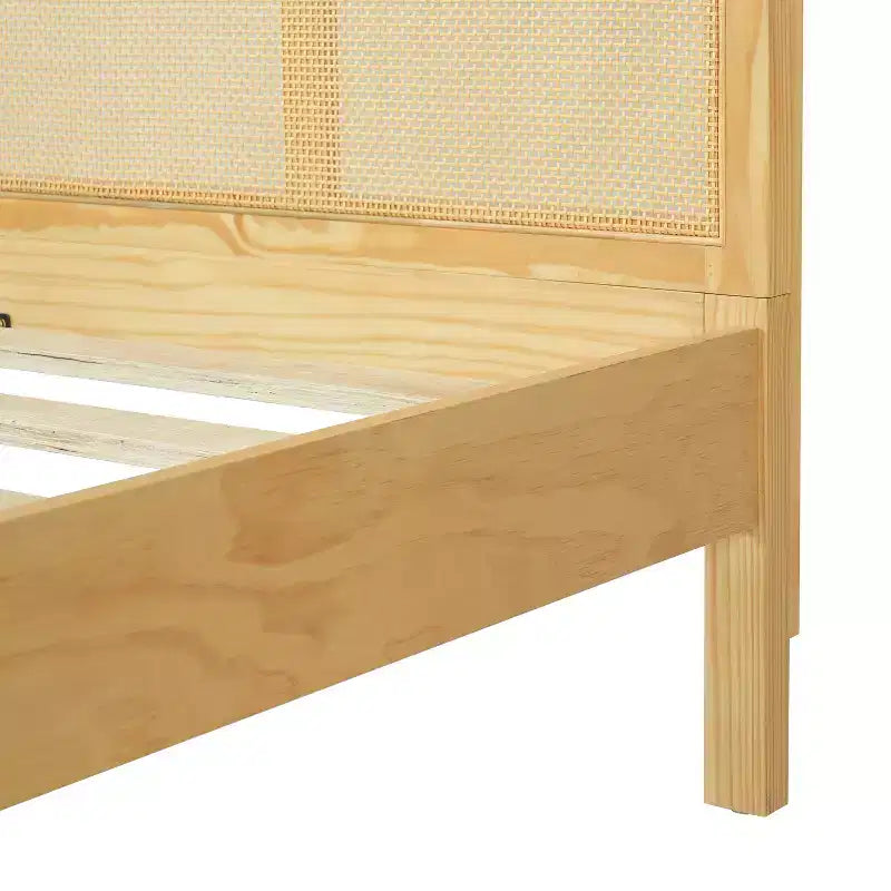 Estrutura de cama de plataforma em madeira Christopher Knight Home Callahan, moderna, estilo boho, com cabeceira em rattan