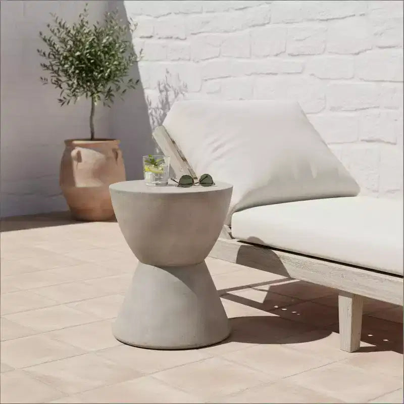 Tavolino da Esterno in Cemento Leggero Design Moderno Scultoreo, Resistente alle Intemperie e Facile da Spostare per Patio, Balcone o Giardino