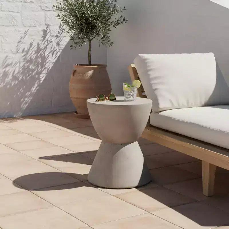 Tavolino da Esterno in Cemento Leggero Design Moderno Scultoreo, Resistente alle Intemperie e Facile da Spostare per Patio, Balcone o Giardino