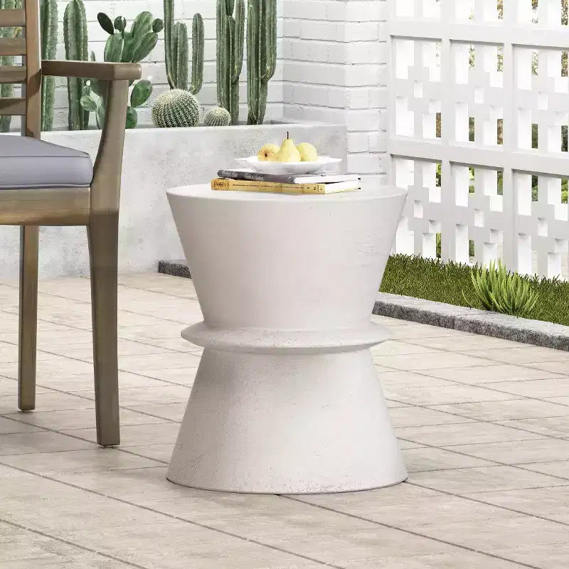 Tavolino da Esterno in Cemento Leggero Design Moderno Scultoreo, Resistente alle Intemperie e Facile da Spostare per Patio, Balcone o Giardino