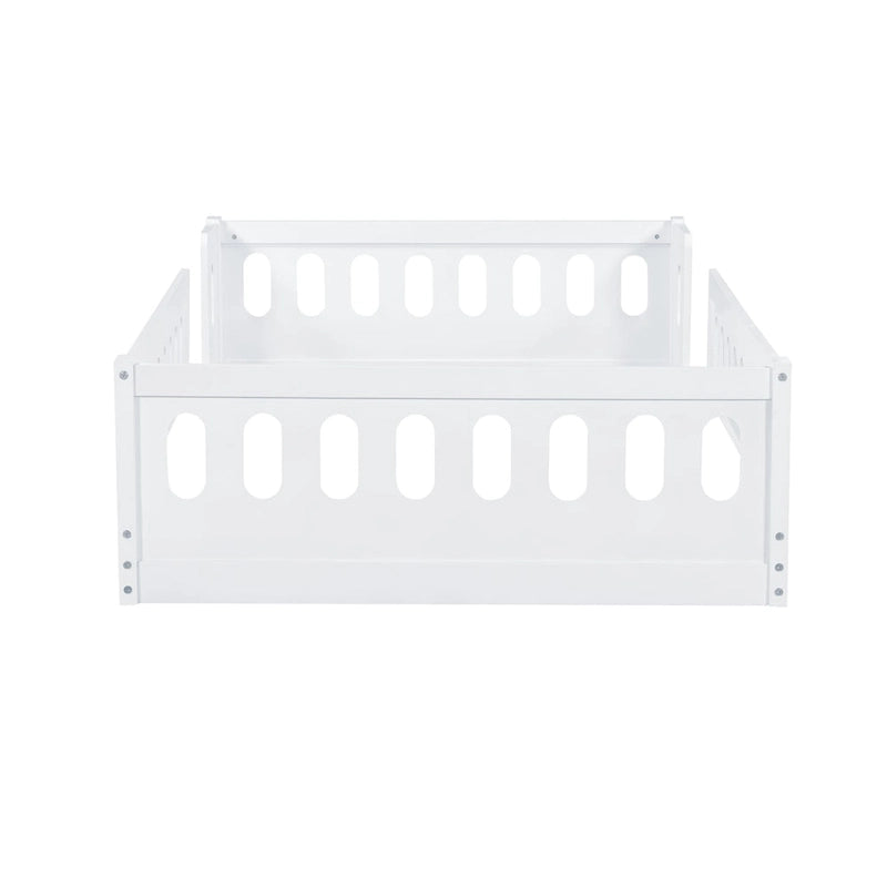 Letto a piattaforma in legno bianco dal design moderno per bambini con spondina di sicurezza per camera da letto