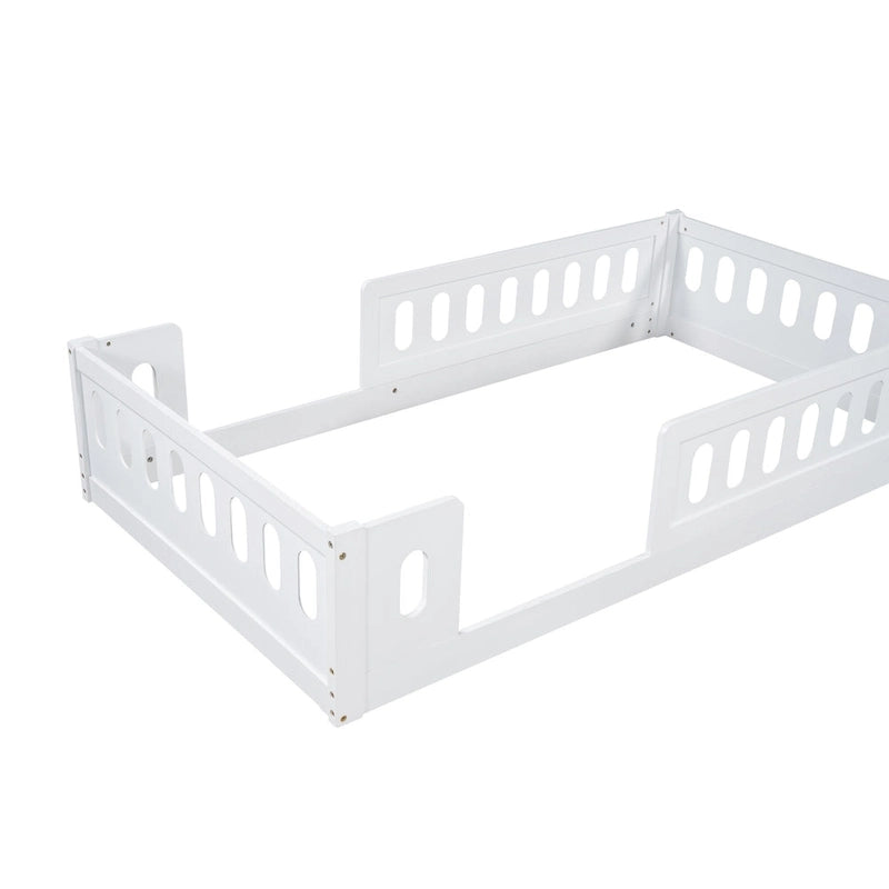 Letto a piattaforma in legno bianco dal design moderno per bambini con spondina di sicurezza per camera da letto