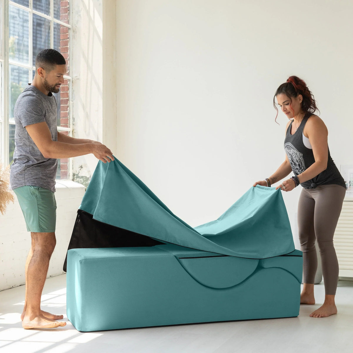 Avana Kami converteerbare chaise longue / yoga en massage - 2-in-1 hocker met verborgen uitklapbare yogastoel, microvelours - N/A