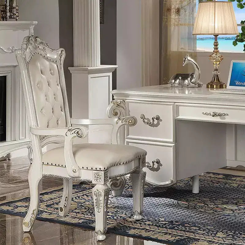 Poltrona accent Vendome 24" in pelle sintetica/finitura bianco antico