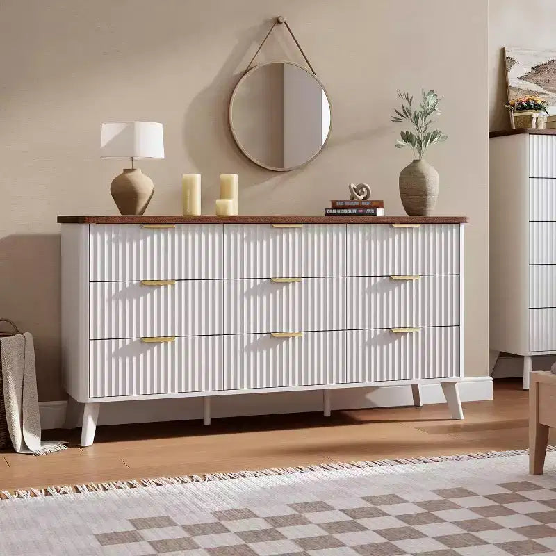 Komoda s 9 rýhovanými zásuvkami, moderní skříňka, dřevěná komoda pod TV, design se zaobleným profilem do obývacího pokoje nebo chodby