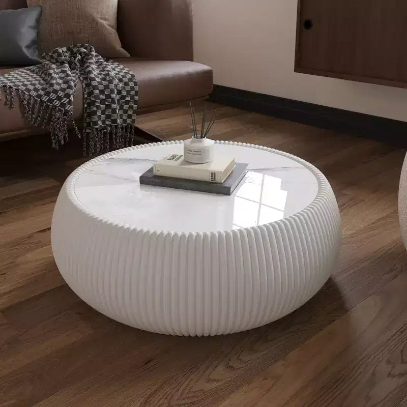 Mesa de centro redonda moderna Okak em forma de tambor, com tampo de mármore e laterais de couro, mesa central elegante para sala de estar e quarto