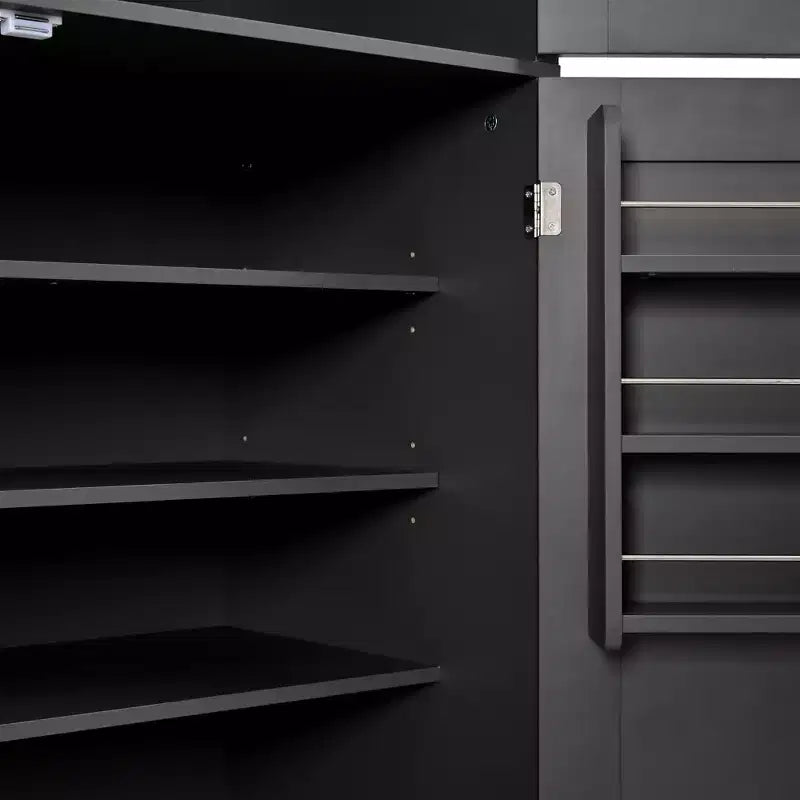 Dispensa alta da cucina con prese di corrente, grande armadio indipendente con supporto per microonde, cassetti, ripiani, portabottiglie e ripiano nell’anta