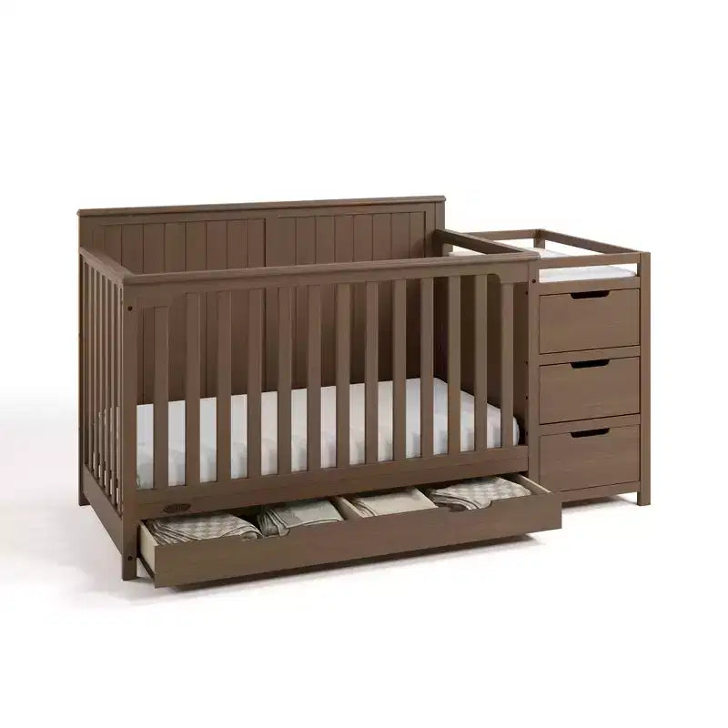 5-in-1-Umbaubett für Babys mit Wickelaufsatz und Schublade