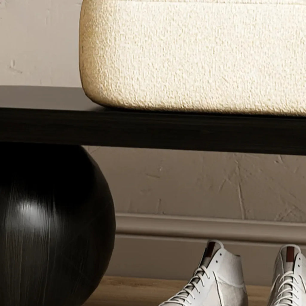 Panca corta moderna in legno con imbottitura beige