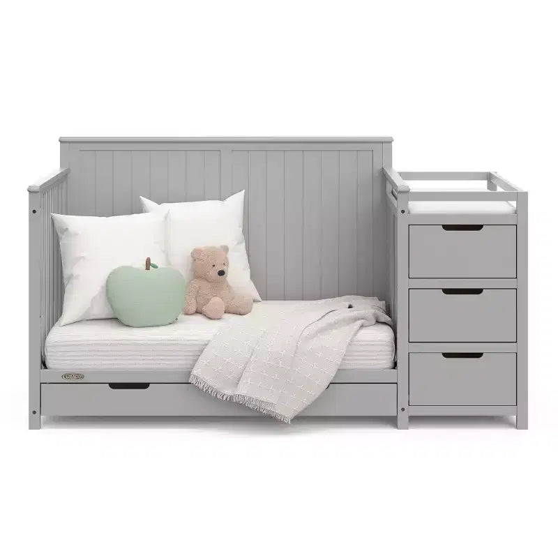 5-in-1-Umbaubett für Babys mit Wickelaufsatz und Schublade