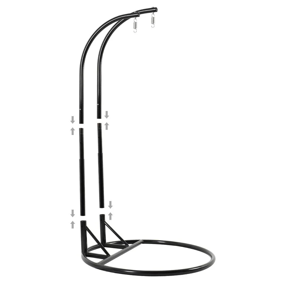 LeisureMod hängender Doppelsitz-Eierstuhl mit Gestell – Outdoor-/Indoor-Hängesessel aus Rattan-Geflecht für Terrasse, Schaukel und Hängeliege mit Polstern