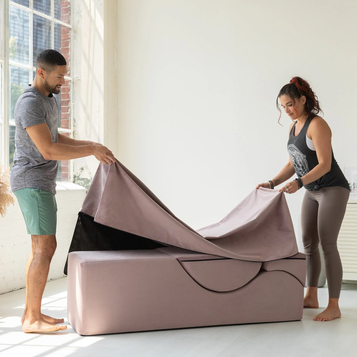 Avana Kami converteerbare chaise longue / yoga en massage - 2-in-1 hocker met verborgen uitklapbare yogastoel, microvelours - N/A