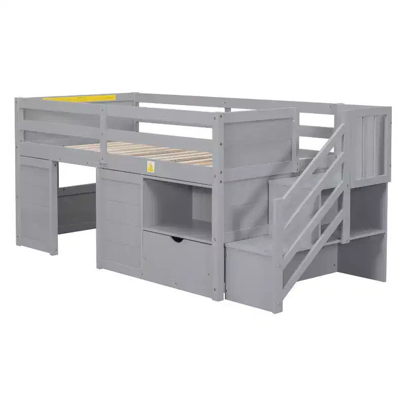 Cama baixa tipo loft individual em madeira maciça, 94.6L x 42.3W, com escada, gaveta e prateleira, design moderno e simples
