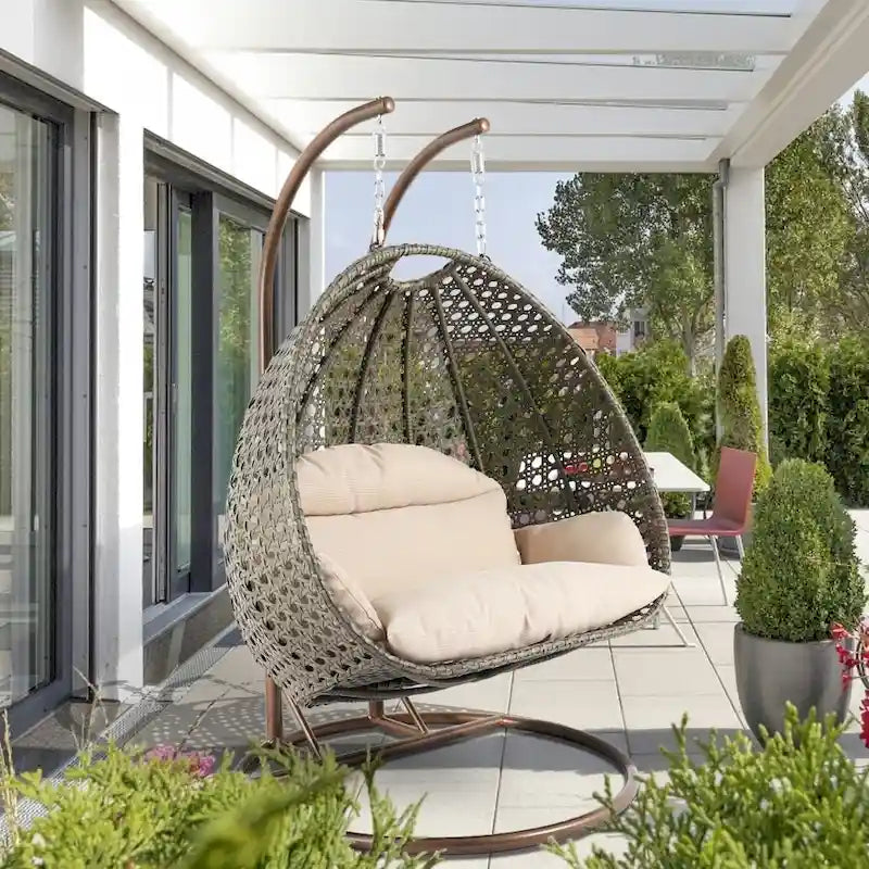 Poltrona sospesa a uovo LeisureMod per 2 persone con supporto - Altalena da patio in rattan intrecciato per esterni/interni, chaise longue con cuscini