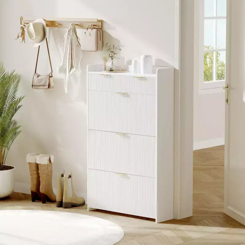 Armário moderno branco para sapatos com 3 gavetas basculantes, 2 gavetas pequenas e gancho, organizador estreito de sapatos com frentes caneladas, armário estreito para entrada