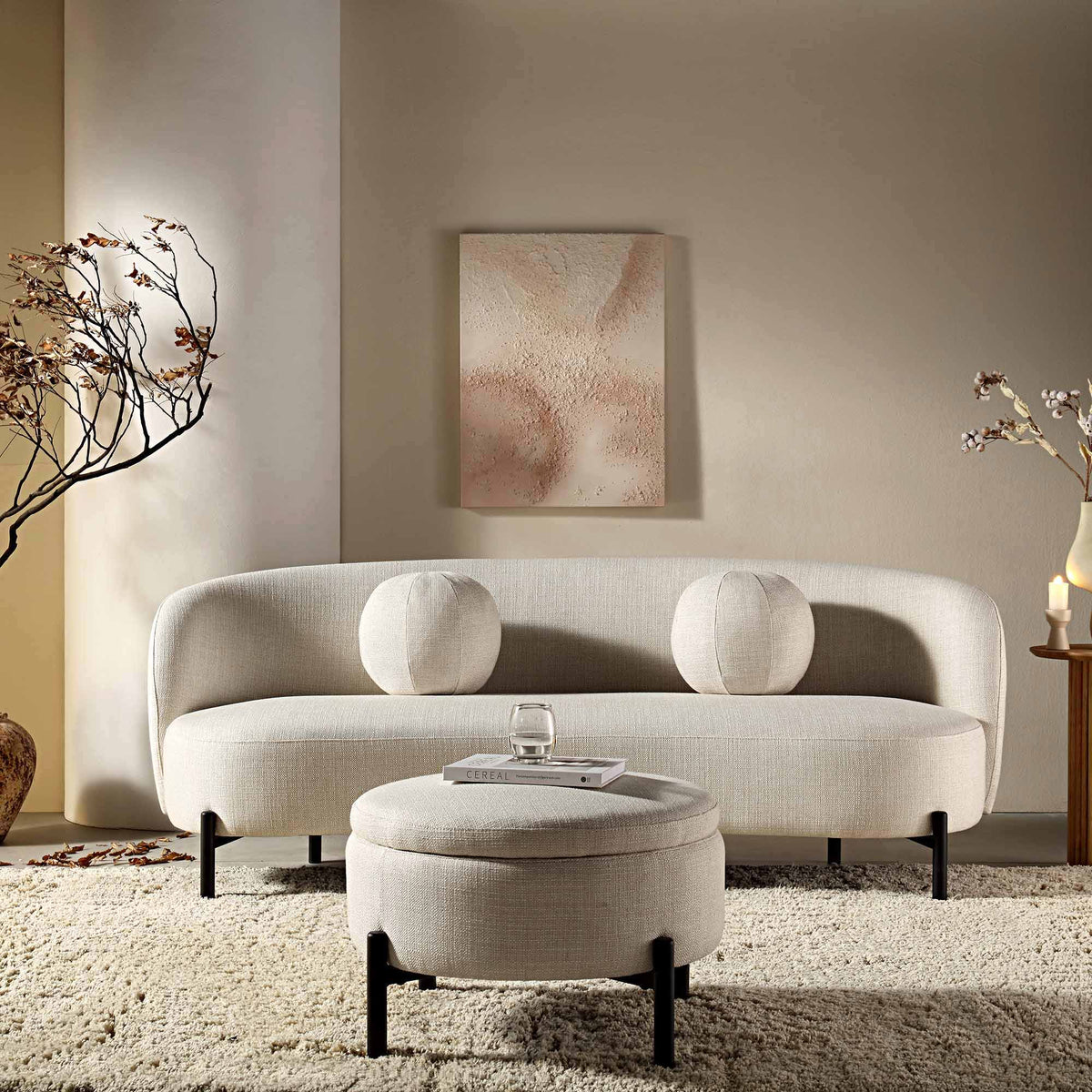 Canapé incurvé 3 places avec coussins ronds, mélange de lin beige