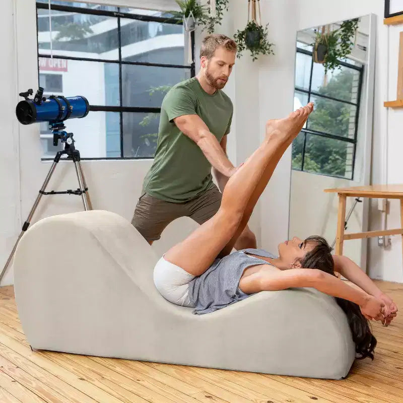 Espreguiçadeira elegante Avana para ioga - fabricada nos EUA - ideal para alongamentos, relaxamento, exercício e muito mais, 60D x 18W x 26H polegadas, cinzento-claro