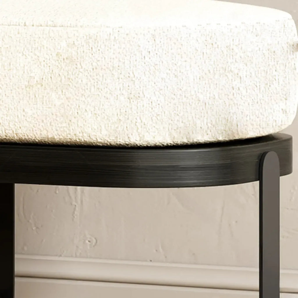 Panca corta moderna in legno con imbottitura beige