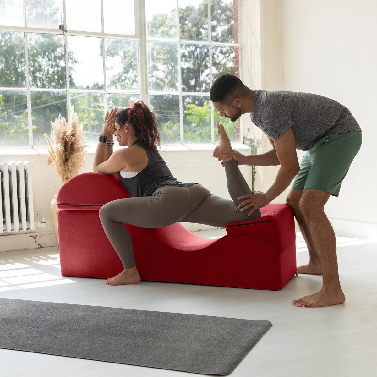 Avana Kami converteerbare chaise longue / yoga en massage - 2-in-1 hocker met verborgen uitklapbare yogastoel, microvelours - N/A