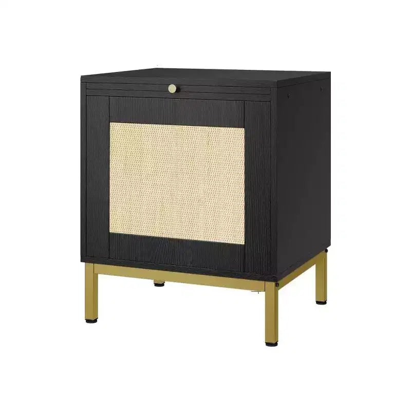 Tavolino in rattan, comodino in legno con vassoio estraibile