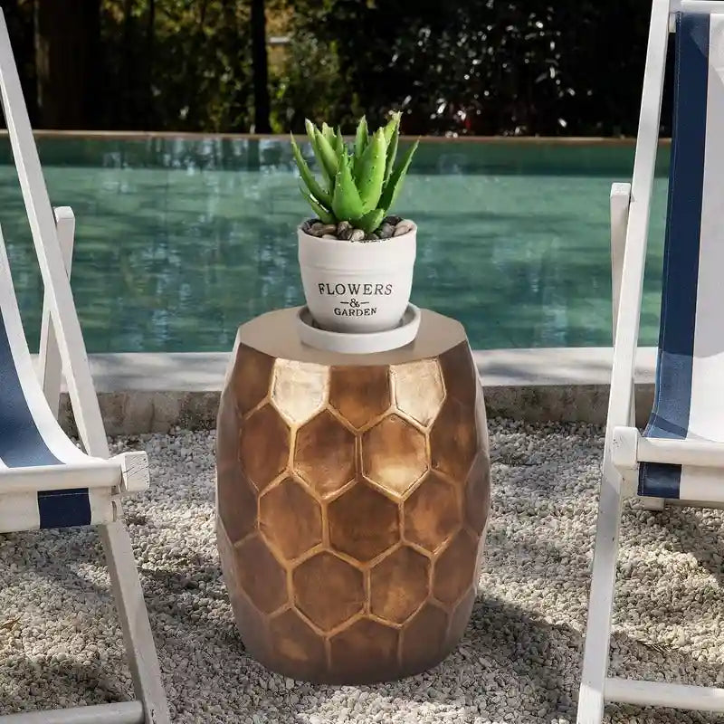 Table d'appoint, table basse ou tabouret d'extérieur rond en cuivre pour patio en béton