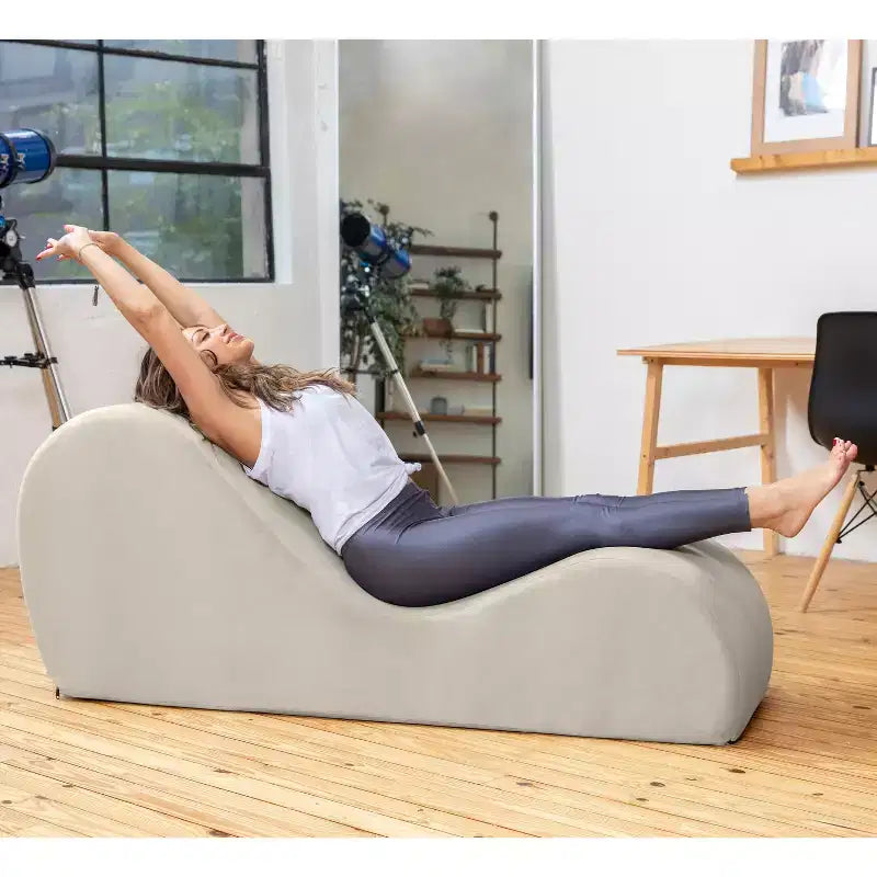 Espreguiçadeira elegante Avana para ioga - fabricada nos EUA - ideal para alongamentos, relaxamento, exercício e muito mais, 60D x 18W x 26H polegadas, cinzento-claro