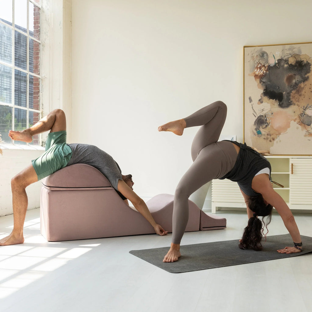 Avana Kami converteerbare chaise longue / yoga en massage - 2-in-1 hocker met verborgen uitklapbare yogastoel, microvelours - N/A