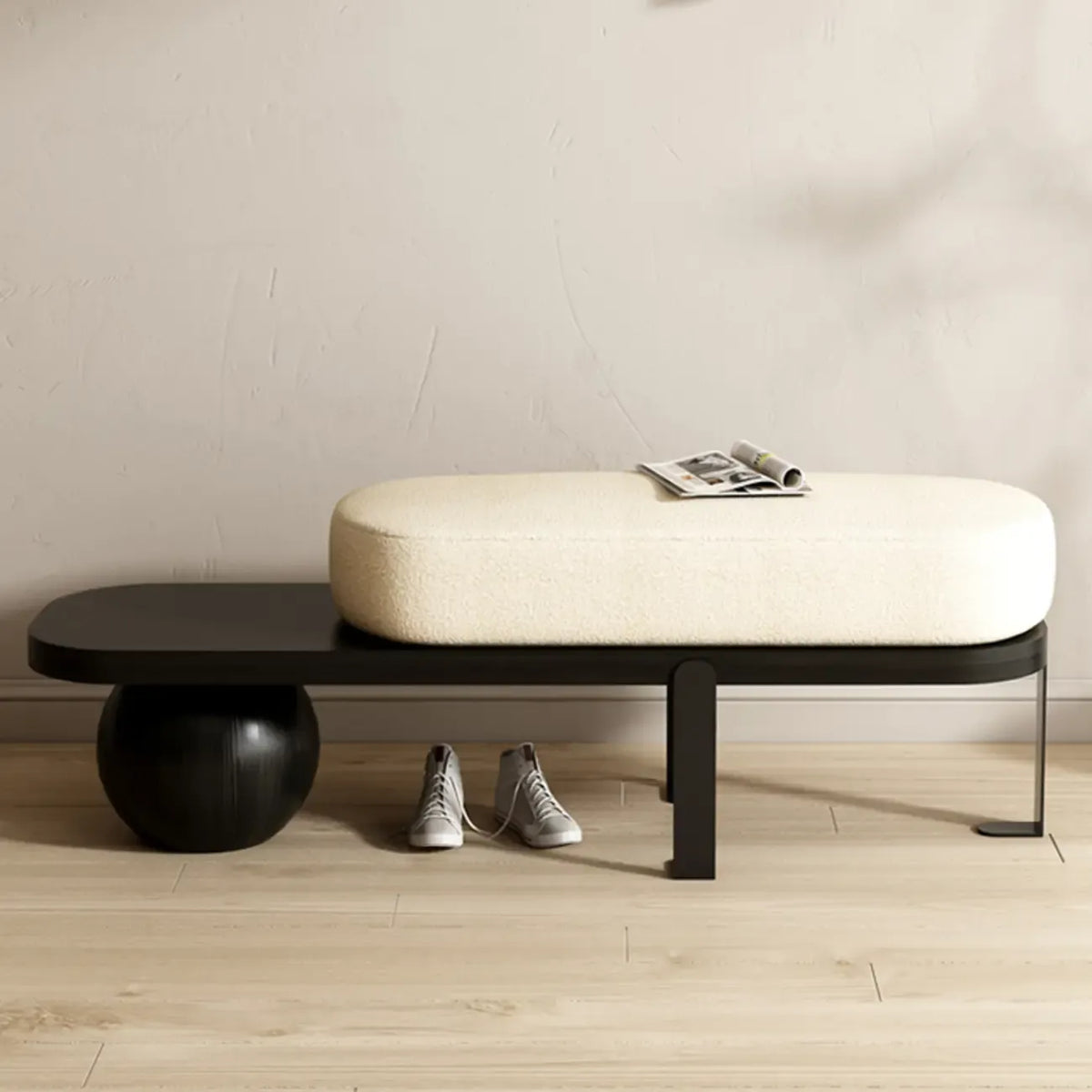 Panca corta moderna in legno con imbottitura beige