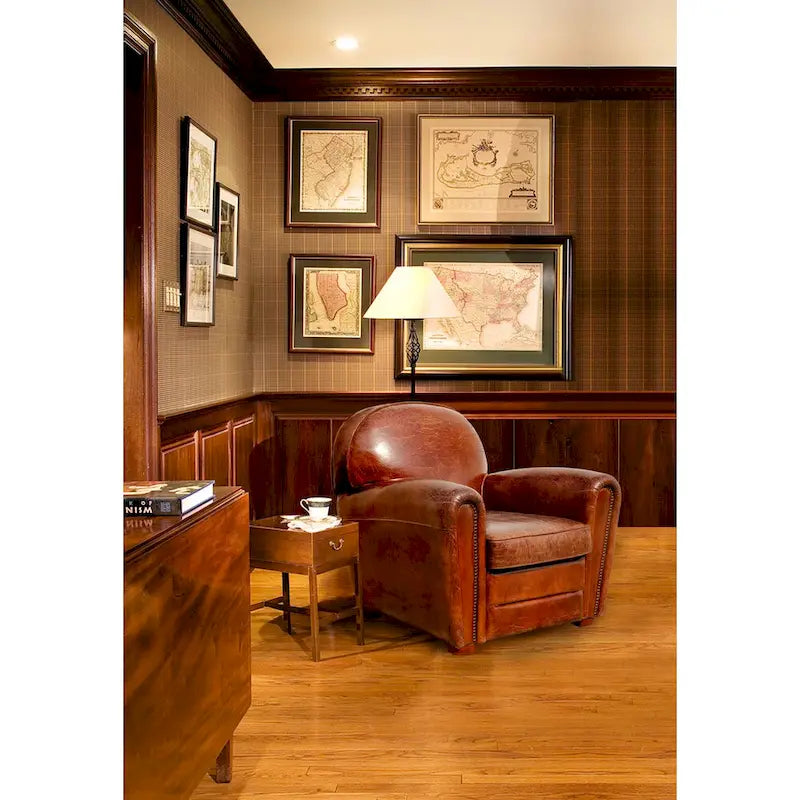Poltrona club Paris Pasargad Home em couro genuíno, castanha
