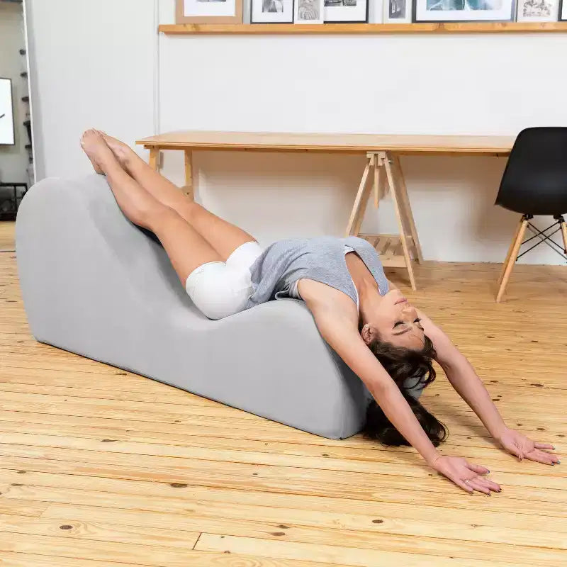 Espreguiçadeira elegante Avana para ioga - fabricada nos EUA - ideal para alongamentos, relaxamento, exercício e muito mais, 60D x 18W x 26H polegadas, cinzento-claro