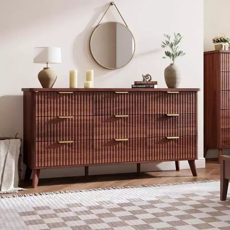 Komoda s 9 rýhovanými zásuvkami, moderní skříňka, dřevěná komoda pod TV, design se zaobleným profilem do obývacího pokoje nebo chodby