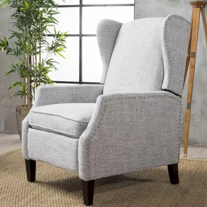 Fotel rozkładany typu wingback z mechanizmem push-back, tapicerowany, w klasycznym stylu, do salonu