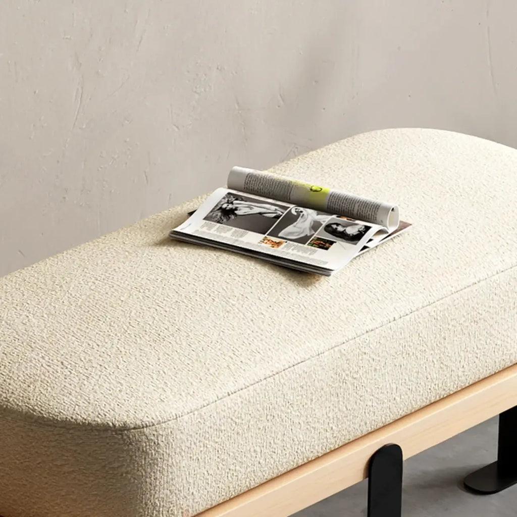 Panca corta moderna in legno con imbottitura beige