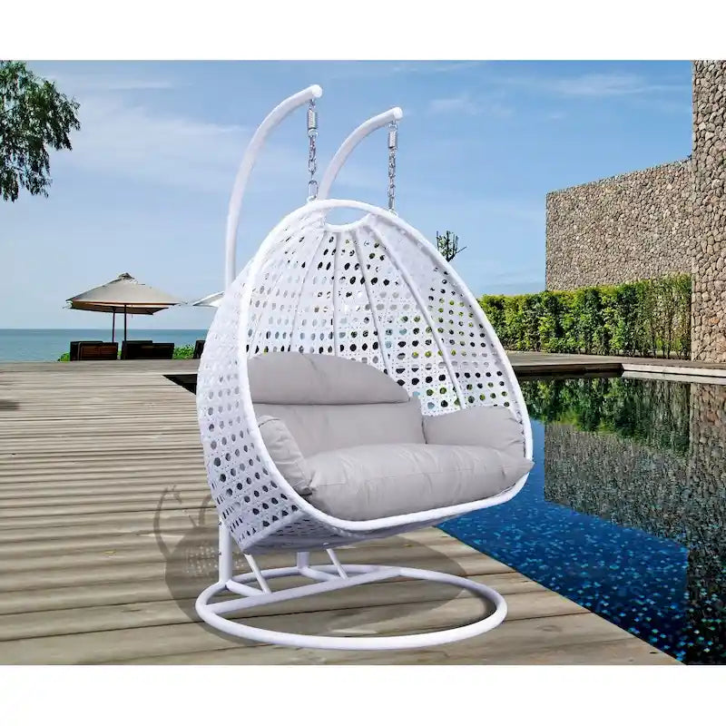 Poltrona sospesa a uovo LeisureMod per 2 persone con supporto - Altalena da patio in rattan intrecciato per esterni/interni, chaise longue con cuscini