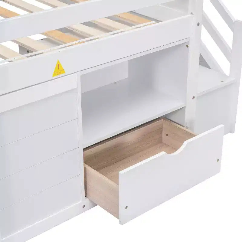 Cama baixa tipo loft individual em madeira maciça, 94.6L x 42.3W, com escada, gaveta e prateleira, design moderno e simples