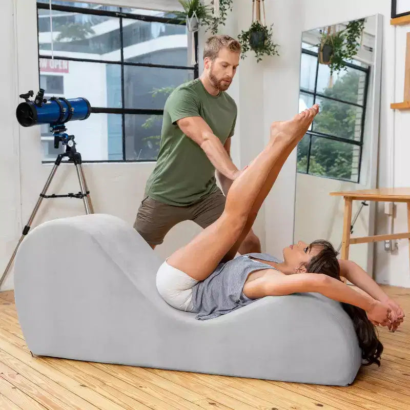 Espreguiçadeira elegante Avana para ioga - fabricada nos EUA - ideal para alongamentos, relaxamento, exercício e muito mais, 60D x 18W x 26H polegadas, cinzento-claro