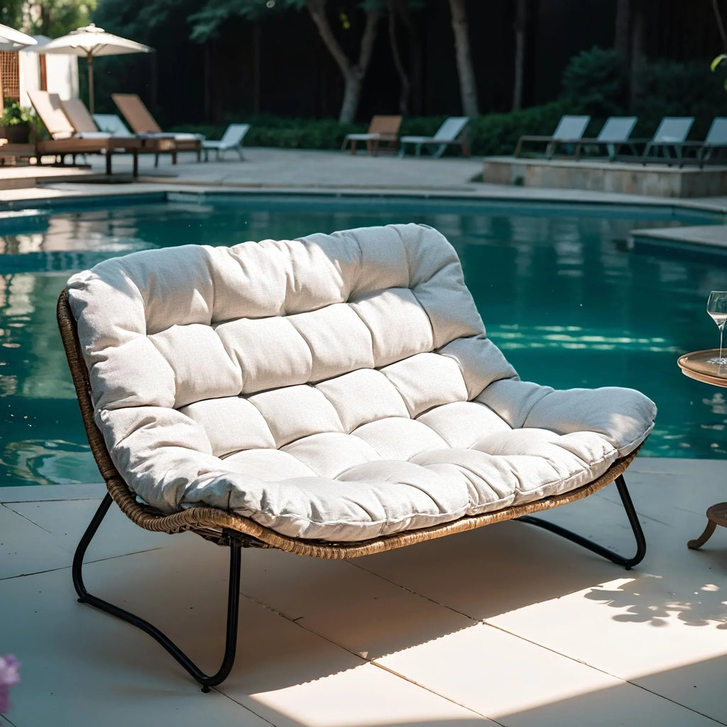 Doppelter Papasan-Sessel als Loveseat mit Kissen, wetterfestes PE-Rattan und Metallgestell für drinnen und draußen