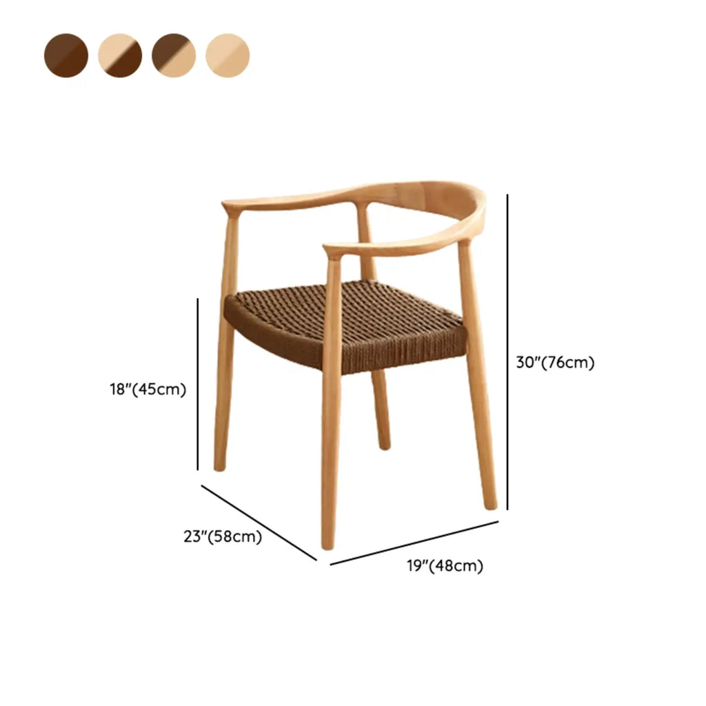 Chaise de salle à manger scandinave avec structure en bois courbé, assise tressée et accoudoirs
