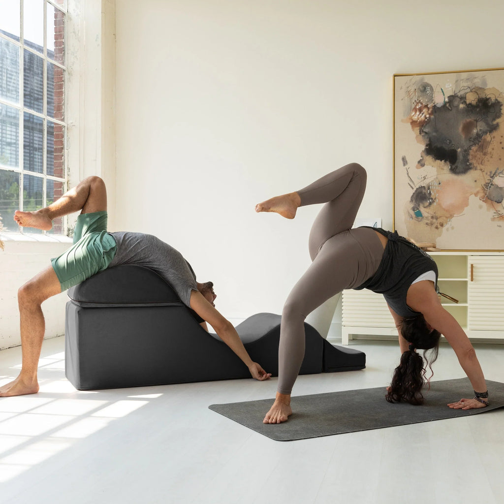 Avana Kami converteerbare chaise longue / yoga en massage - 2-in-1 hocker met verborgen uitklapbare yogastoel, microvelours - N/A